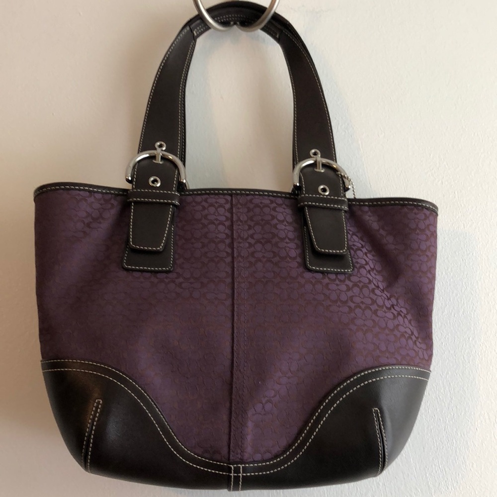 Classic Coach leather handle and bottom purple C